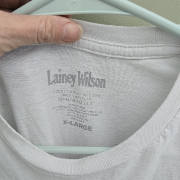 Lainey Wilson White Graphic Tee - Pink & Orange Print - Picture 3 of 3